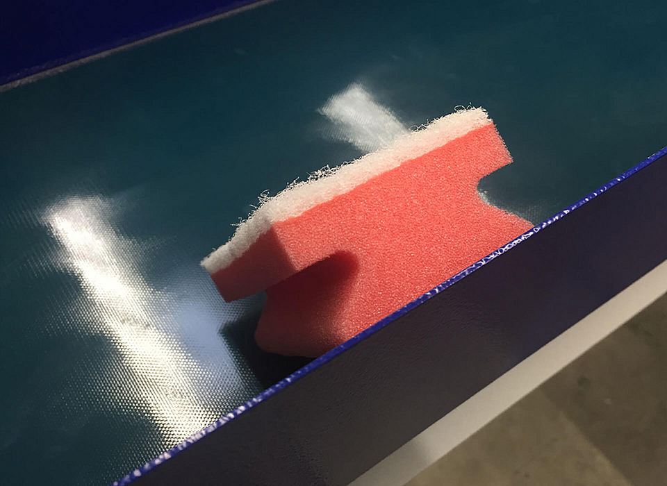 Example for the foam milling of grip sponge scrubbers