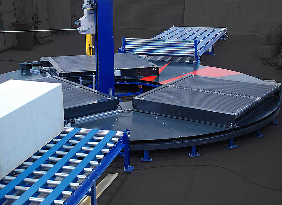 Loading and unloading conveyors, table with belts